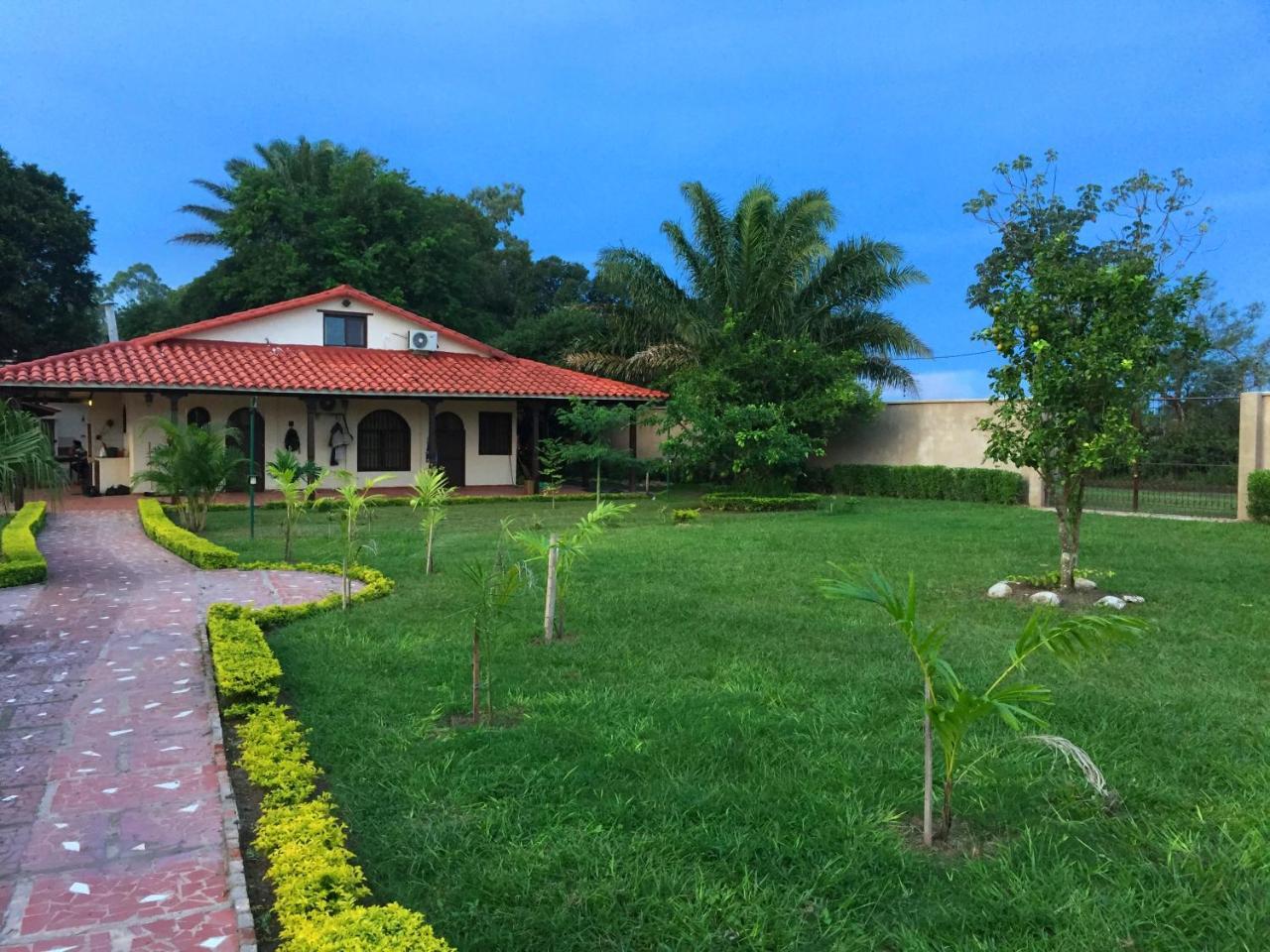 Los Jazmines Hotel Resort Warnes Luaran gambar